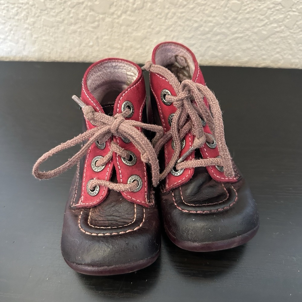 Kickers Baby Shoes Size EUR 24 US 7.5-8 Pink Purple Leather Lace Up France Frenc